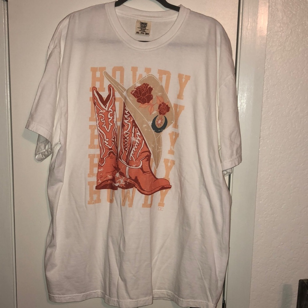 ๐๐HOST PICK๐๐ NEW Howdy Tee 2XL - Picture 2 of 5